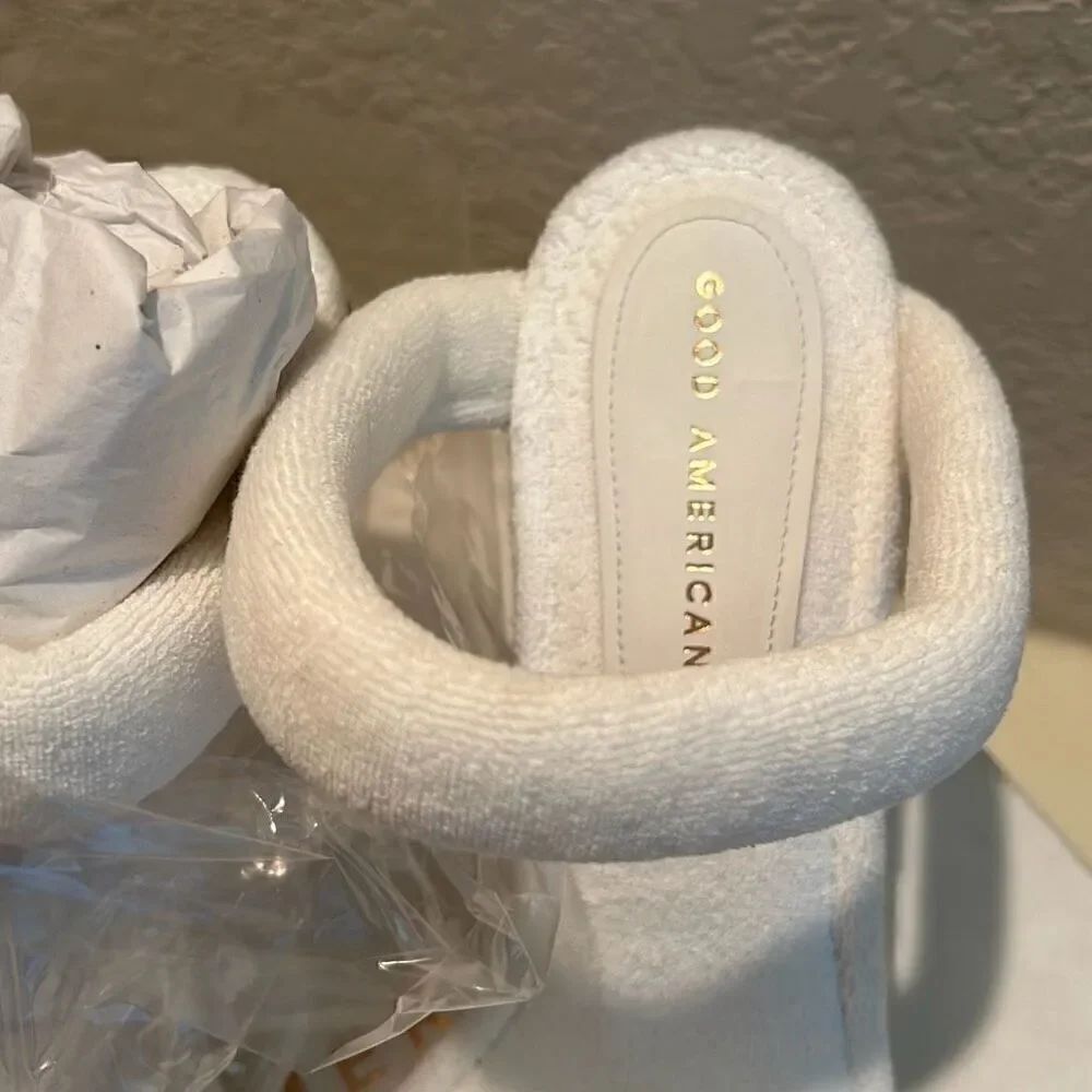 Good American Women's 11 White Terry Heel Sandals Double Strap Pool Vacation New - Picture 3 of 11